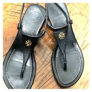 Tory Burch black sandals. 6.5M